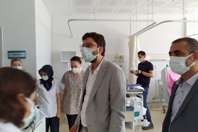 Sağlık çalışanlarıyla buluştu 