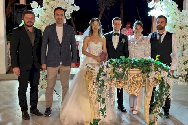 Mutluluklarına ortak oldu…