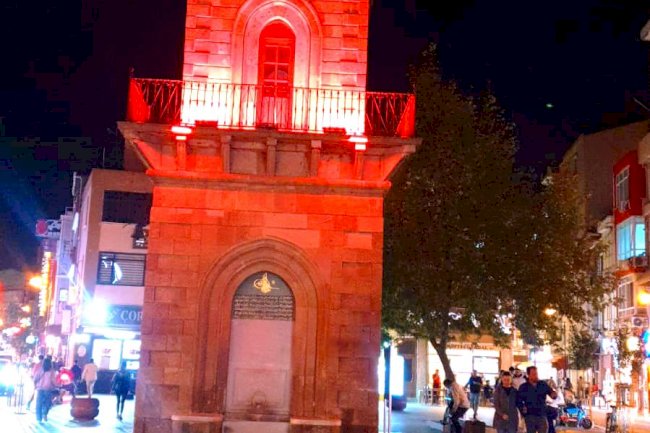 Turuncu ışıkla aydınlatılıyor