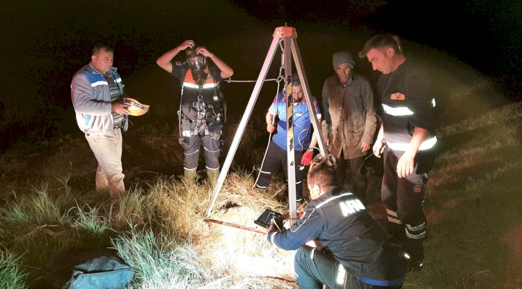 Kuyuya düşen koyunu AFAD kurtardı