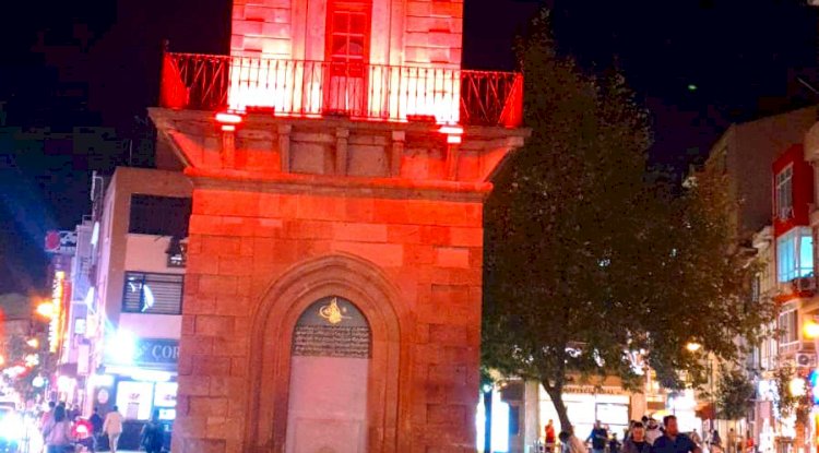 Turuncu ışıkla aydınlatılıyor