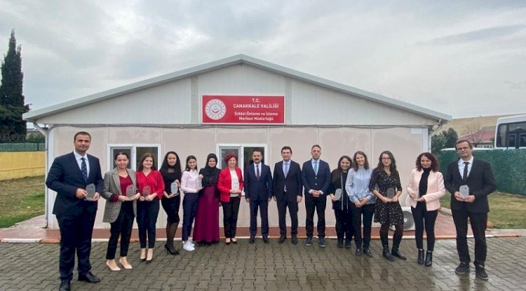 “KADINA EL KAL-KA-MAZ!” 