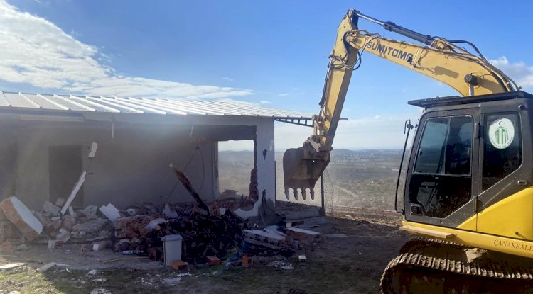 Aladağ köyünde kaçak bina yıkımı 