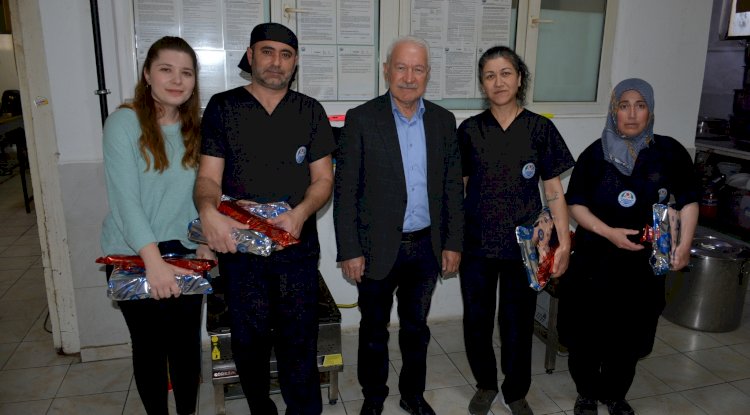 Yılmazdan Aşevi’ne ziyaret