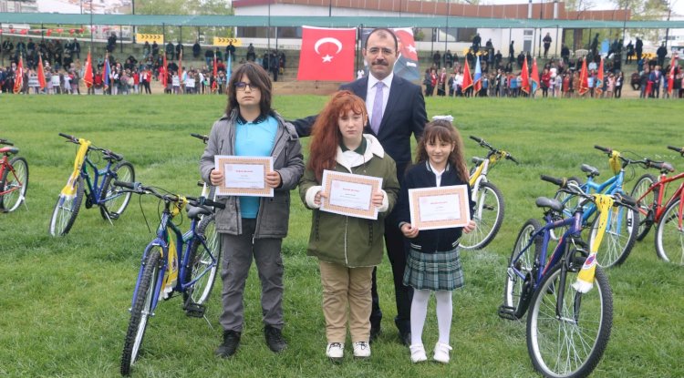 Biga’da 23 Nisan Kutlandı