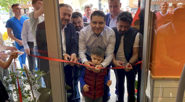 Birtat Yıldız Börekçisi Yeni Yerine Taşındı