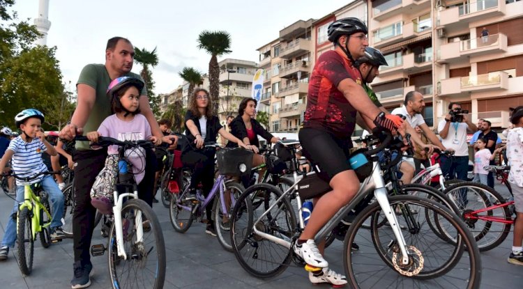 Çanakkalelilerin bisiklet turu keyfi