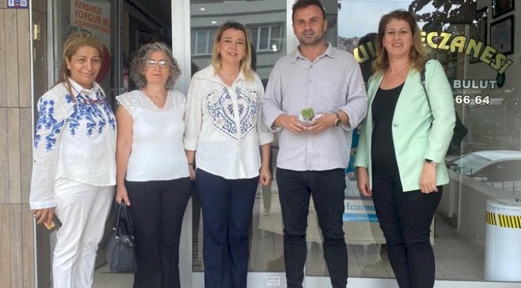 AK Partili kadınlar Eczacılar Günü’nü kutladı