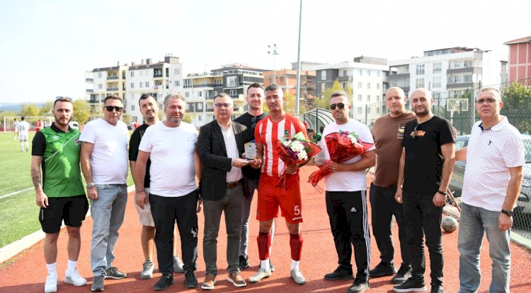 Kaptan Özcan Karamolla sahalara veda etti