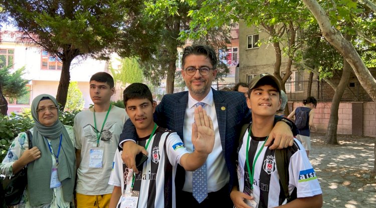 Rektör Erenoğlu ‘’Otizmli bireylere ve ailelerine olan desteğimizi gösterelim”