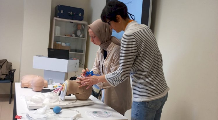 Yenice Devlet Hastanesinde Kardiyo Pulmoner Resusitasyon ve Güvenli Havayolu Yönetimi Eğitimi