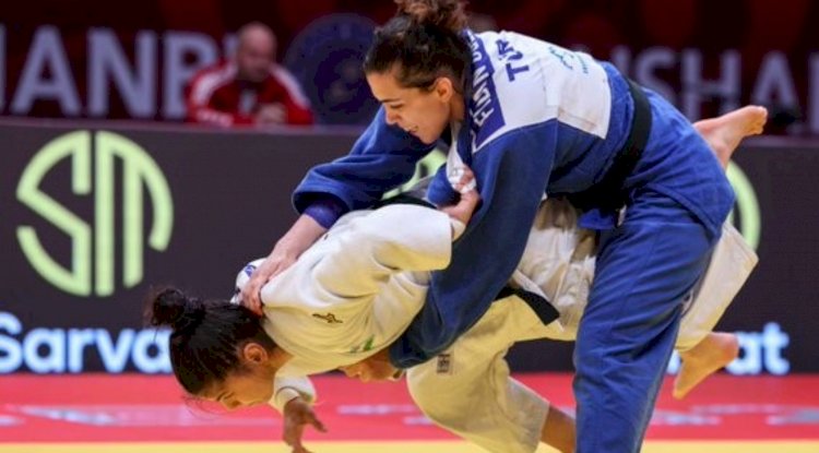 MİLLİ SPORCULAR İÇİN TEBRİK MESAJI