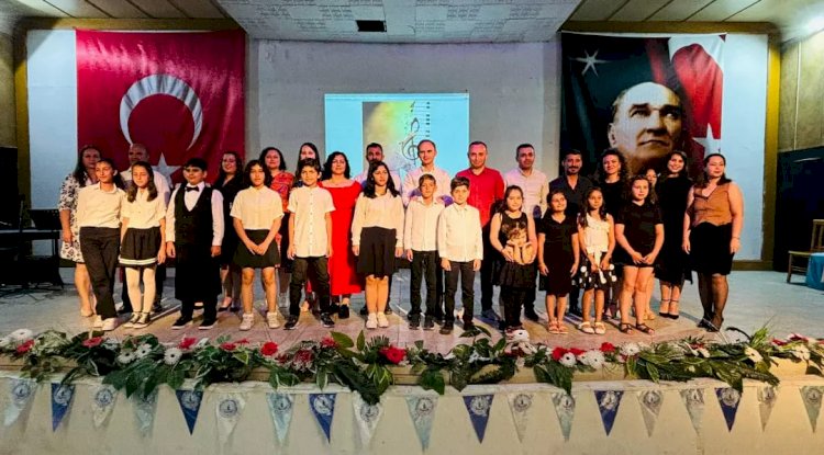 Kursiyerlerden muhteşem müzik dinletisi