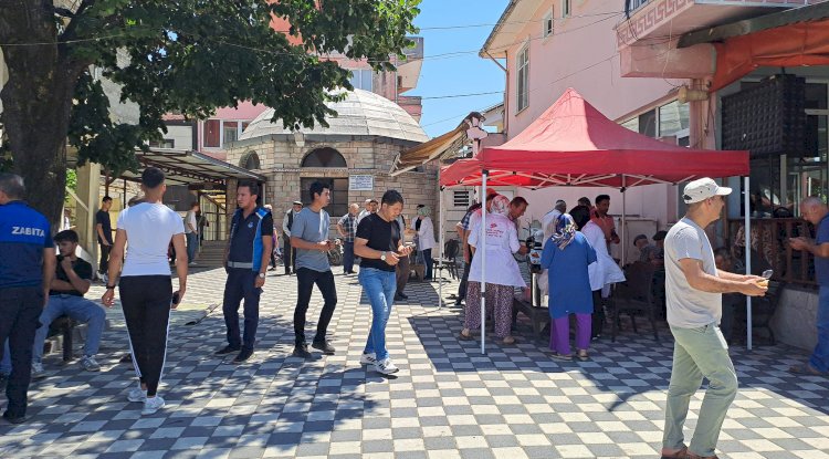 Kalkım Belediyesi’nden aşure ikramı