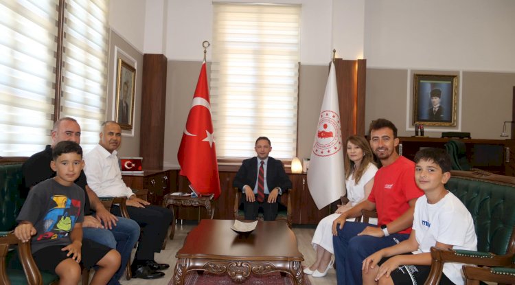 Genç tenisçilere tebrik