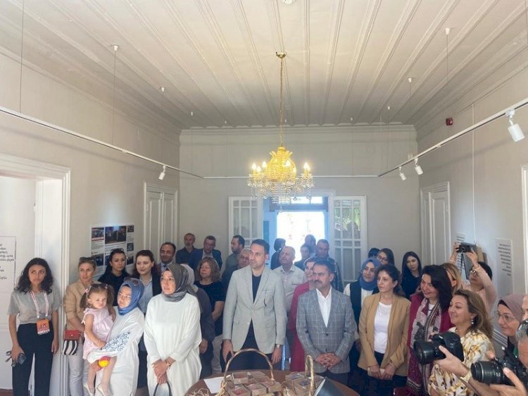 ‘İpek Böceği Kozası İpeksi Ellerde’