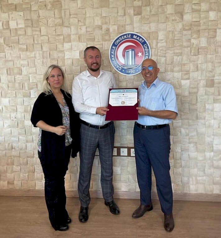 Eğitimini tamamladı, diplomasını aldı 