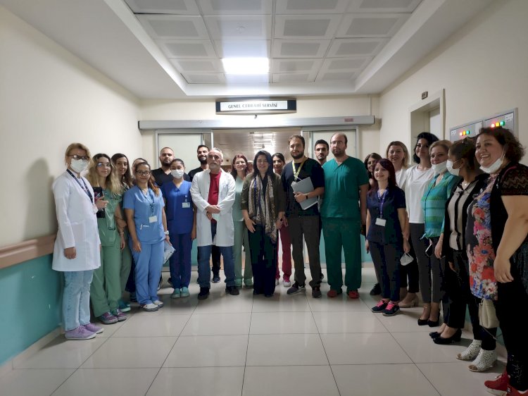 İskenderoğlu’ndan hastalara moral ziyareti