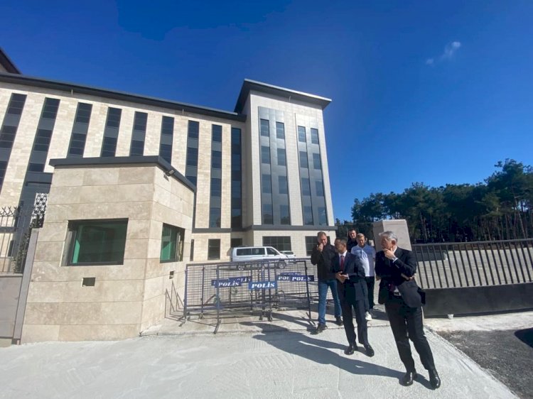 Vali Aktaş emniyet binasını inceledi 