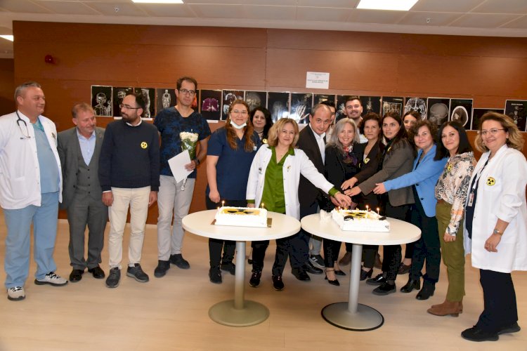 Hastanede pastalı kutlama 