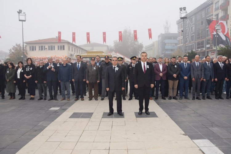 Atatürk’ü saygıyla andılar