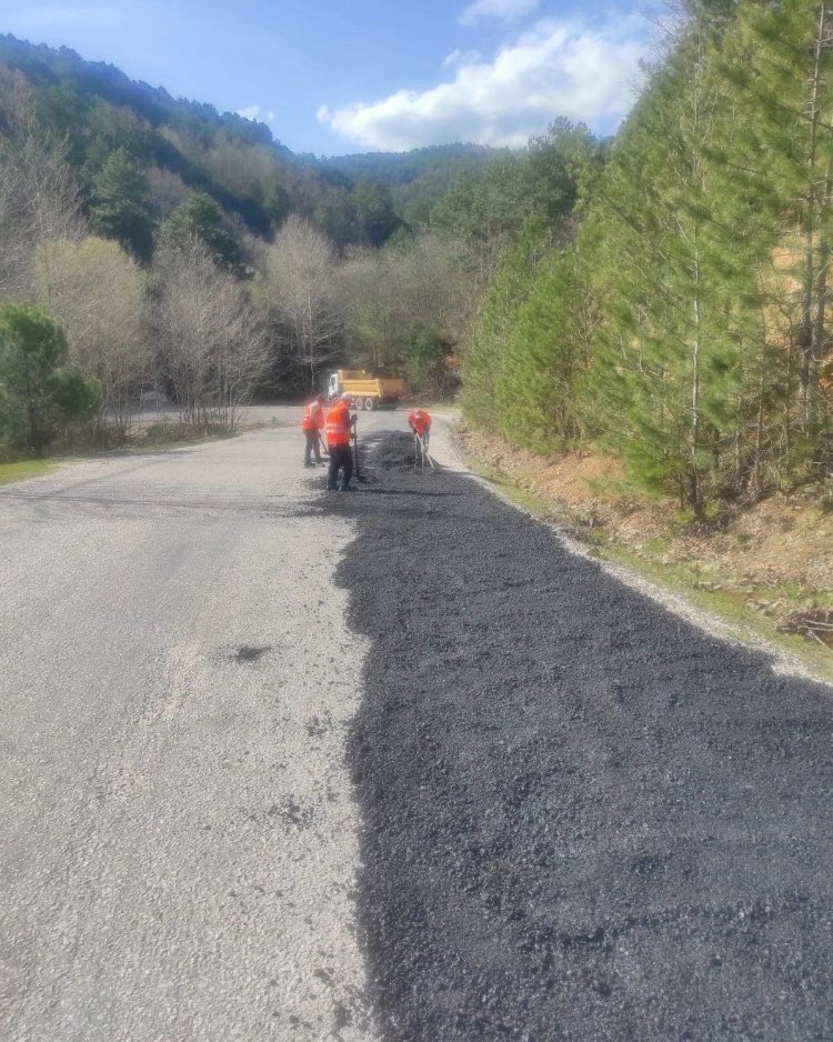 Yenice’de Asfalt Yama Çalışmaları Yapıldı 