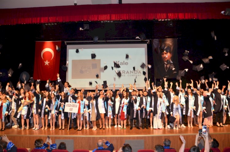 ÇOMÜ’lü öğrenciler mezun oldu