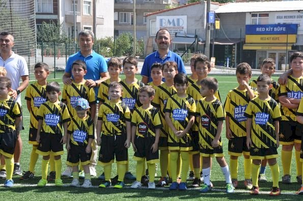 Biga Kaymakamı Erdinç Dolu ödül törenine katıldı