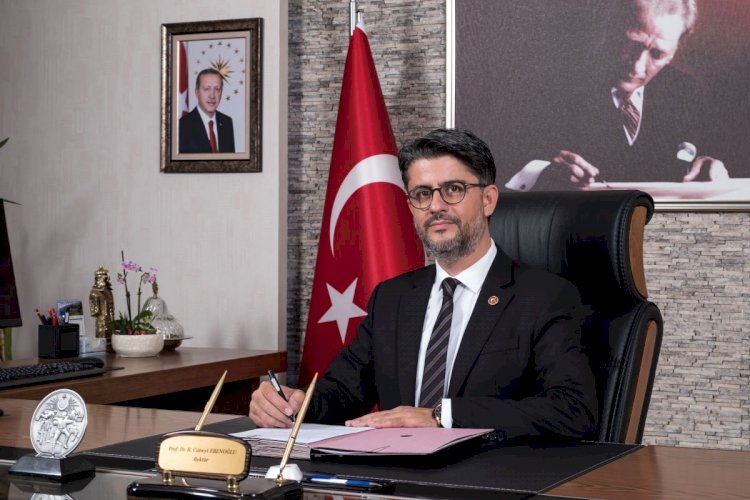 Erenoğlu; “ÇOMÜ OLARAK ÇANAKKALE HALKININ YANINDAYIZ”