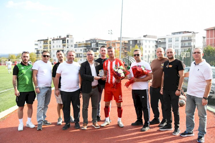 Kaptan Özcan Karamolla sahalara veda etti