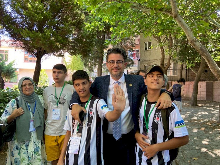 Rektör Erenoğlu ‘’Otizmli bireylere ve ailelerine olan desteğimizi gösterelim”