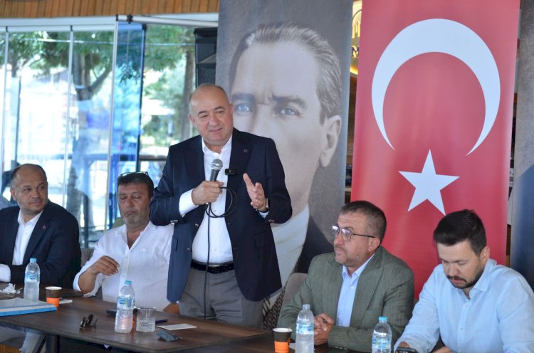 Ayhan Gider muhtarlarla buluştu