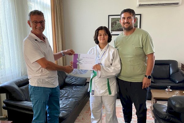 Sümeyye Işıktaş ödüllendirildi